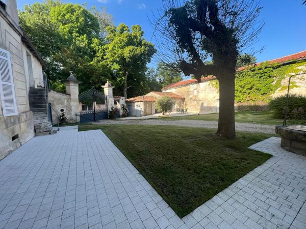 Ancienne demeure viticole d'exception Saint-Jean-d'Angély (17400)