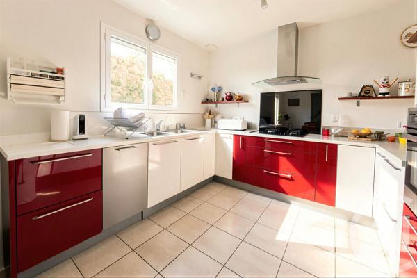 Maison à vendre  3 pièces - 102,31 m 2   BEGLES  - 33