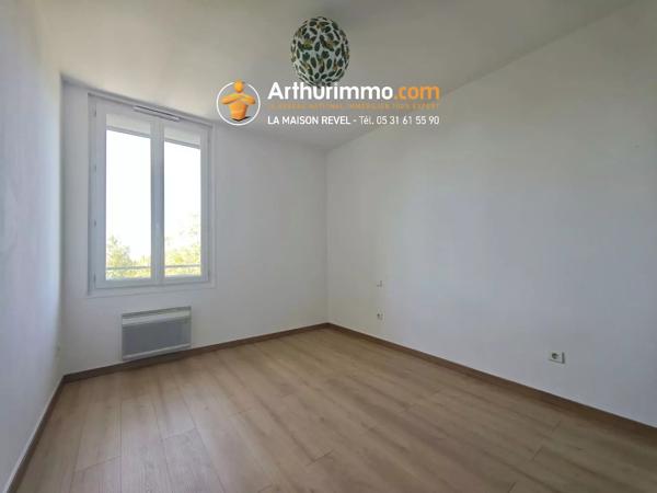 Location                                                      Appartement
                        
                     4 pièces                      89 m2                     à Sorèze