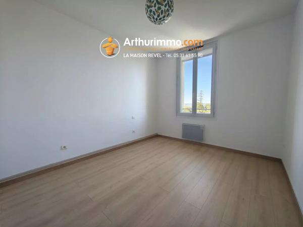 Location                                                      Appartement
                        
                     4 pièces                      89 m2                     à Sorèze
