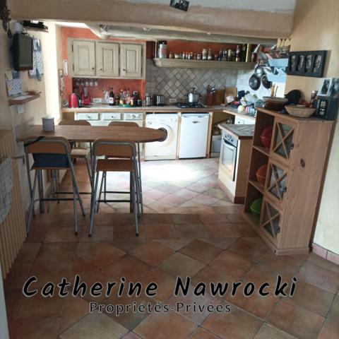 PAYS DE FORCALQUIER MAISON 5  PIECES 150 M² AVEC DEPENDANCE  ET JARDIN 250 M²