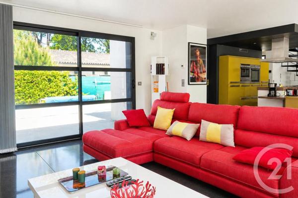 Maison à vendre  3 pièces - 138 m 2   EYSINES  - 33