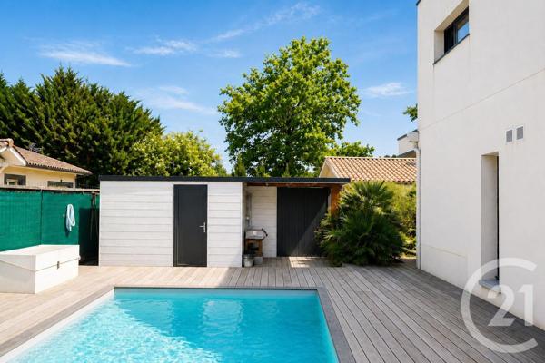 Maison à vendre  3 pièces - 138 m 2   EYSINES  - 33