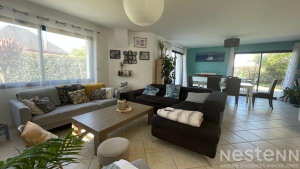 A vendre - Jolie maison familiale de 5 chambres située dans le bourg d'ERDEVEN