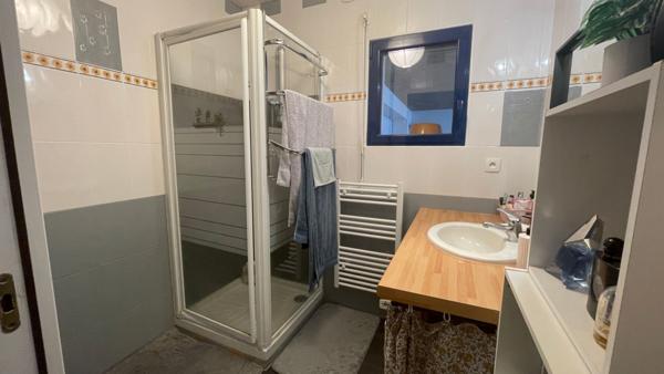 A vendre - Jolie maison familiale de 5 chambres située dans le bourg d'ERDEVEN