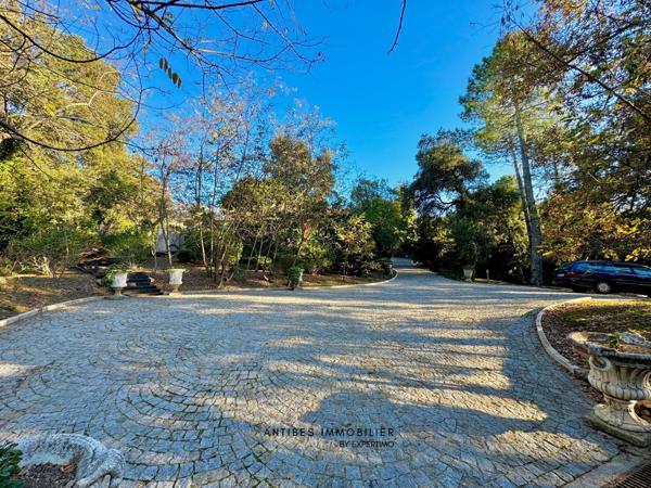 La Garde-Freinet (83680) Maison Piscine Terrain de 4800 m2 La Garde Freinet