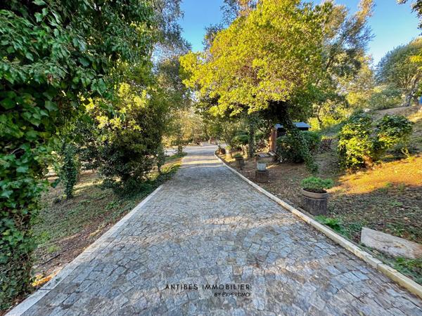 La Garde-Freinet (83680) Maison Piscine Terrain de 4800 m2 La Garde Freinet