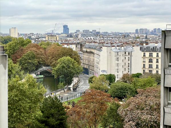 Studio au dernier étage avec jolie vue dégagée & Canal !