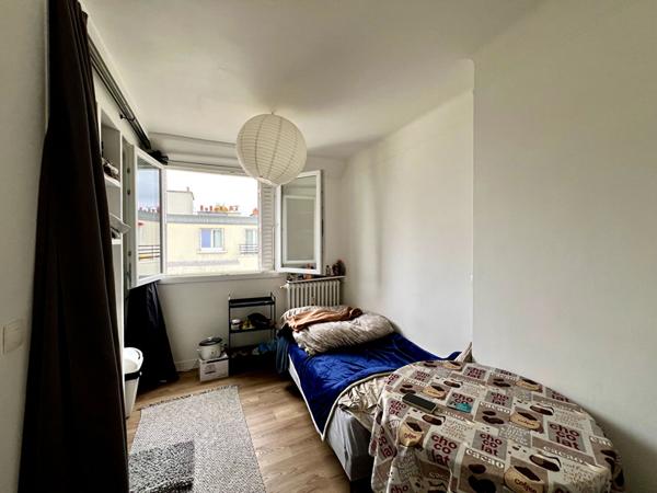 Studio au dernier étage avec jolie vue dégagée & Canal !