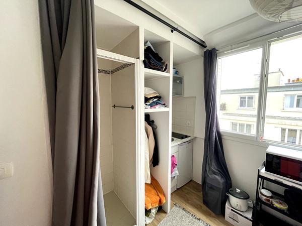 Studio au dernier étage avec jolie vue dégagée & Canal !