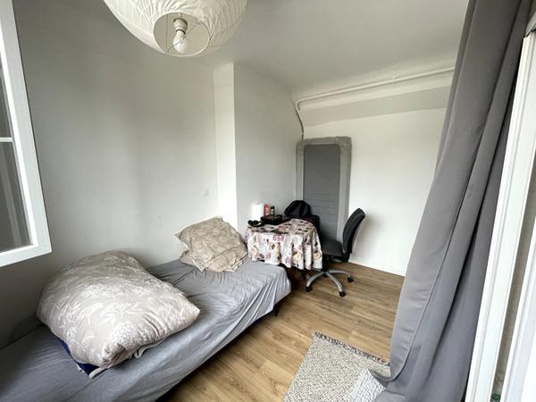 Studio au dernier étage avec jolie vue dégagée & Canal !