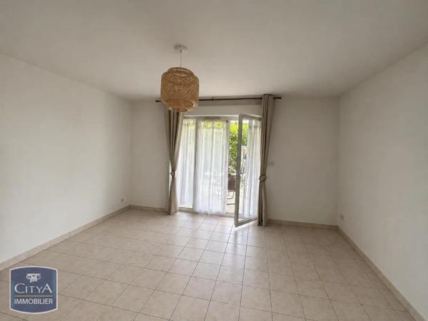 Appartement à louer 2 pièces 43.96m² Tonnay-Charente (17430)