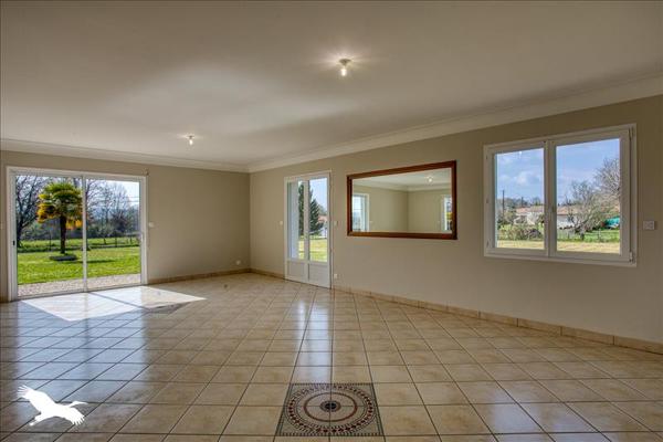 Maison à vendre |  Saint-Astier |  7 pièces | 181 m²