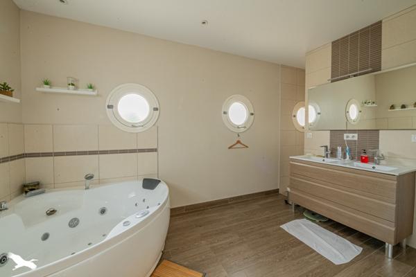 Maison à vendre |  Saint-Loubès |  6 pièces | 175 m²