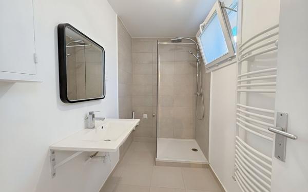 Appartement à louer    3 pièces • 51,07 m2 Paris 15