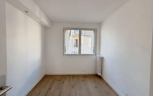 Appartement à louer    3 pièces • 51,07 m2 Paris 15
