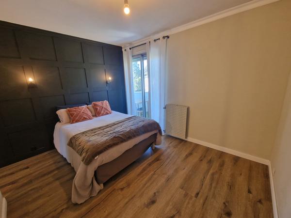 Coquet T2 meublé au coeur d'une residence arborée- tennis, cave et place de stationnement : Disponible fon oct