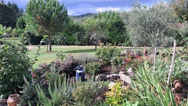 Ensemble de deux maisons à vendre 7 pièces proche Martel (46)