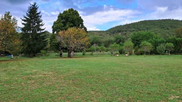 Ensemble de deux maisons à vendre 7 pièces proche Martel (46)