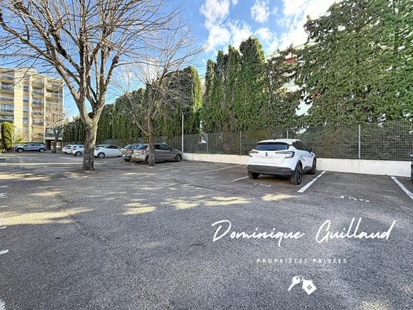 Nîmes-Notre Dame-Appartement 5 pièces 120 m2 avec loggia balcon terrasse 21 m² / Garage / 2 parkings /Cave