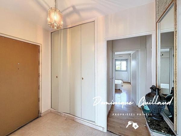 Nîmes-Notre Dame-Appartement 5 pièces 120 m2 avec loggia balcon terrasse 21 m² / Garage / 2 parkings /Cave