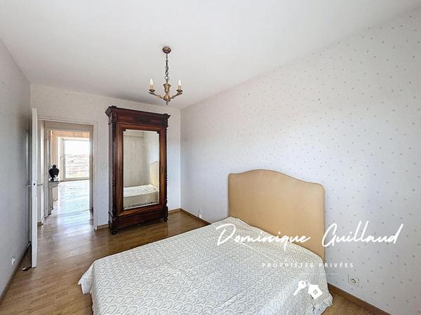 Nîmes-Notre Dame-Appartement 5 pièces 120 m2 avec loggia balcon terrasse 21 m² / Garage / 2 parkings /Cave