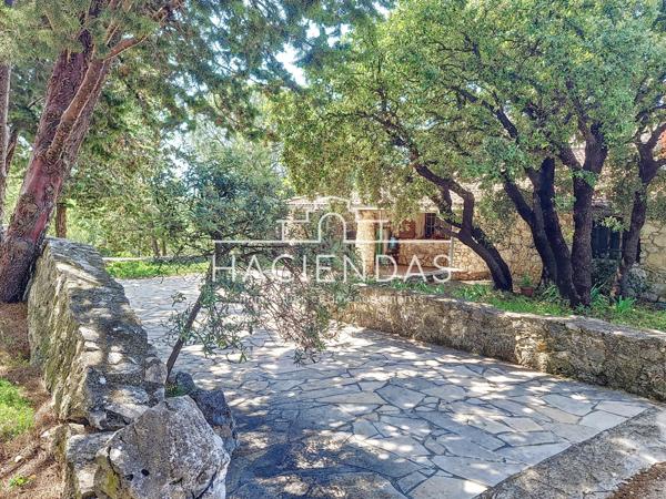 Ventabren (13122) Entre oliviers garrigue et pinède à 12 minutes d'Aix