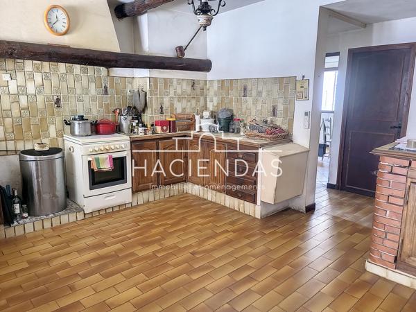 Ventabren (13122) Entre oliviers garrigue et pinède à 12 minutes d'Aix