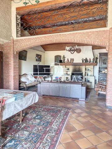 Ventabren (13122) Entre oliviers garrigue et pinède à 12 minutes d'Aix