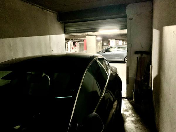 A vendeur un box fermé à Marseille 13006 - Quartier CASTELLANE