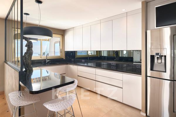 PENTHOUSE UNIQUE AVEC PISCINE PRIVEE A MARINA BAIE DES ANGES
