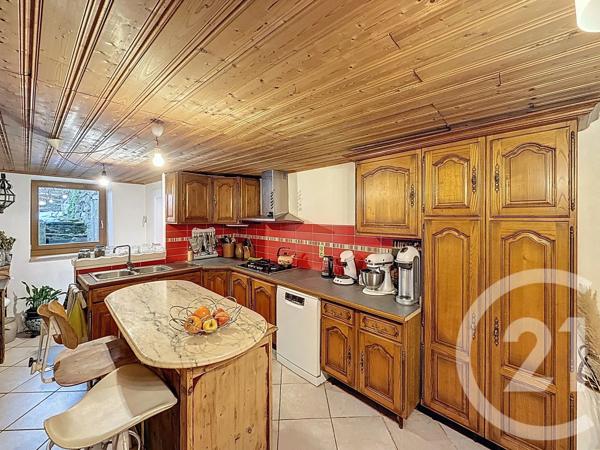 Maison à vendre  6 pièces - 136,88 m 2   TANINGES  - 74