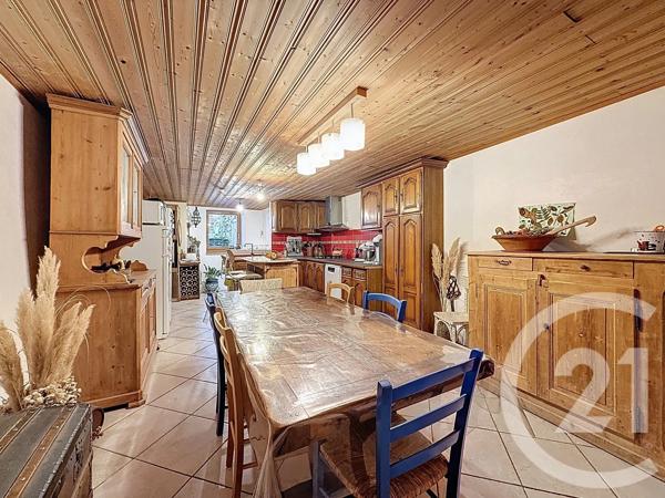 Maison à vendre  6 pièces - 136,88 m 2   TANINGES  - 74