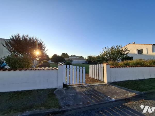 Terrain à bâtir  de 739 m² - non viabilisé - dans un lotissement à SAUJON