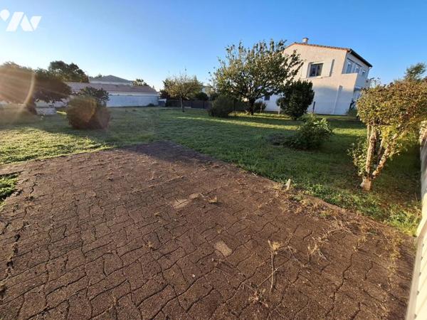 Terrain à bâtir  de 739 m² - non viabilisé - dans un lotissement à SAUJON