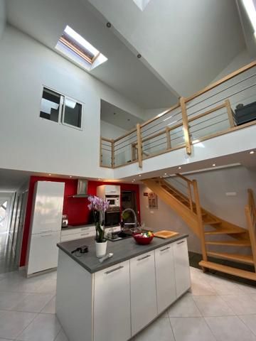 Maison St Denis De L'hotel 6 pièce(s) 167 m2