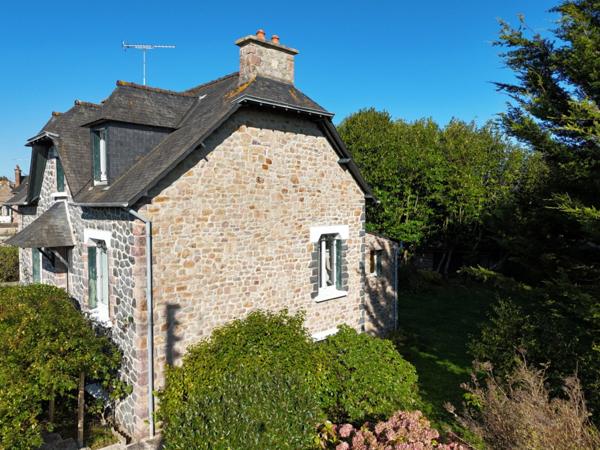 Authentique maison bretonne rénovée, au calme et à pied du centre