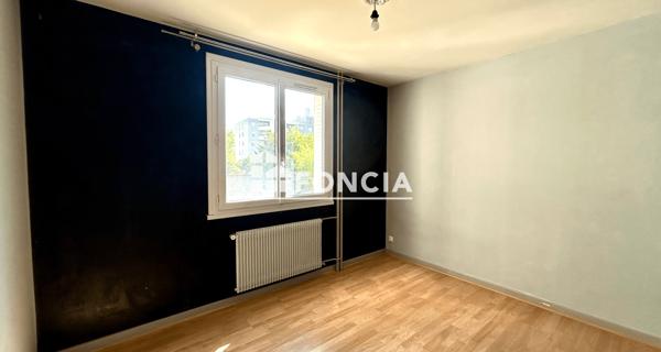 Location Appartement 3 pièces 75.07 m² - Vénissieux 69200
