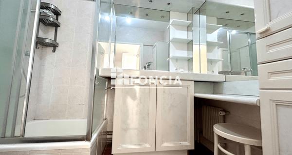 Location Appartement 3 pièces 75.07 m² - Vénissieux 69200