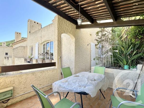 Appartement F3 à vendre  3 pièces - 59 m 2   ST CYR SUR MER  - 83