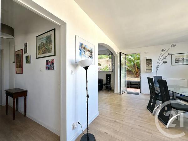 Appartement F3 à vendre  3 pièces - 59 m 2   ST CYR SUR MER  - 83