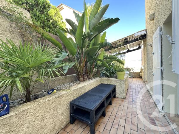 Appartement F3 à vendre  3 pièces - 59 m 2   ST CYR SUR MER  - 83
