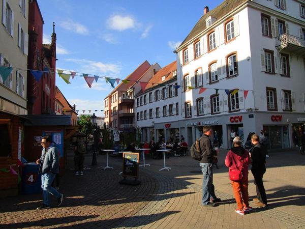 67500 HAGUENAU -  FONDS DE  BIJOUTERIE FANTAISIE