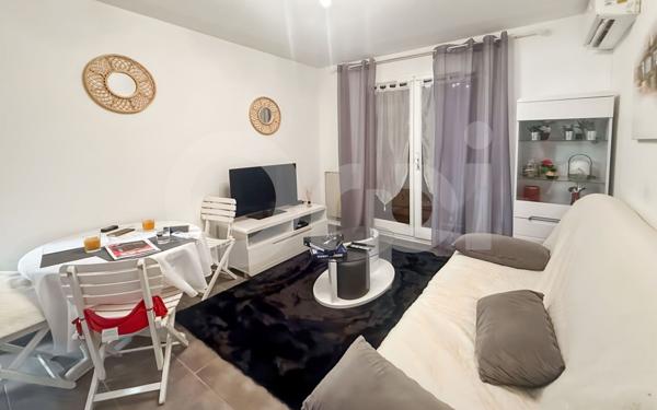 Appartement à louer    1 pièce •  La Londe-les-Maures