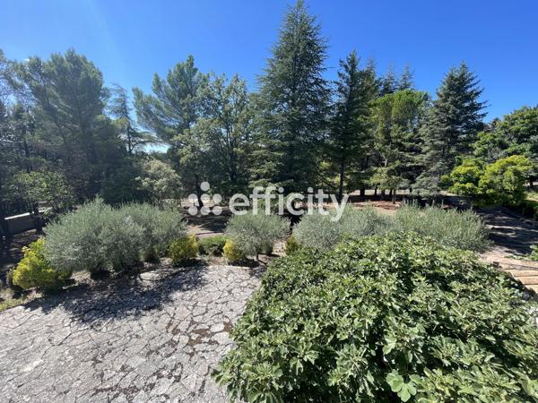 Maison 9 pièces - 258 m²