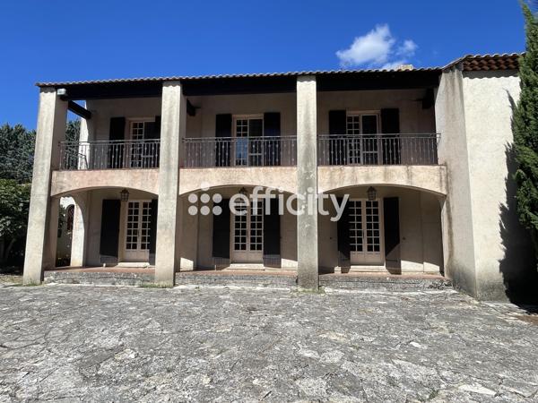 Maison 9 pièces - 258 m²