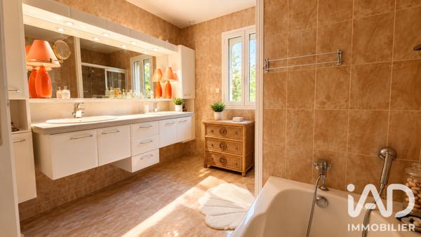 Maison à vendre 6 pièces 186 m² Nîmes