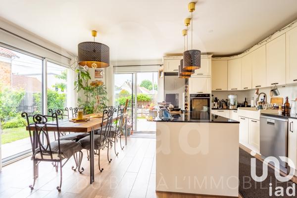 Maison à vendre 6 pièces 134 m² Saint-Leu-la-Forêt