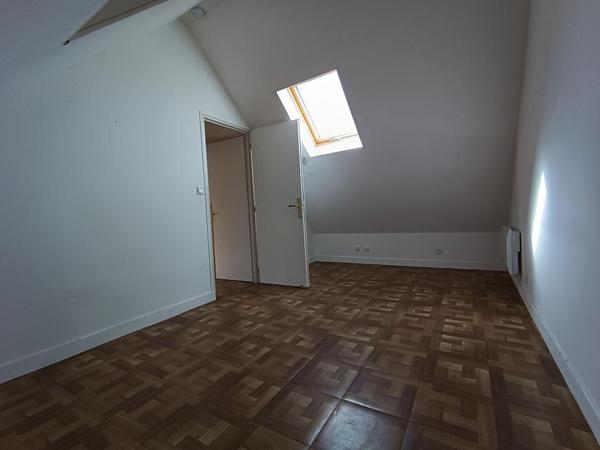 MORNAY-SUR-ALLIER - MAISON AVEC TERRAIN 12 HA