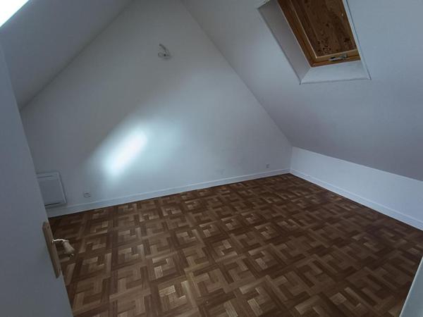 MORNAY-SUR-ALLIER - MAISON AVEC TERRAIN 12 HA